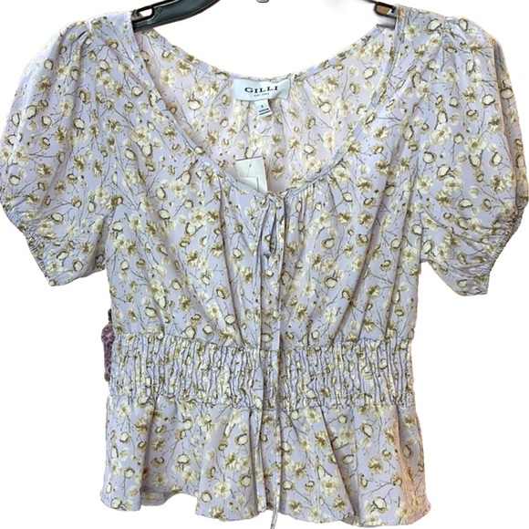 Gilli Tops - NWT Gilli Floral Top